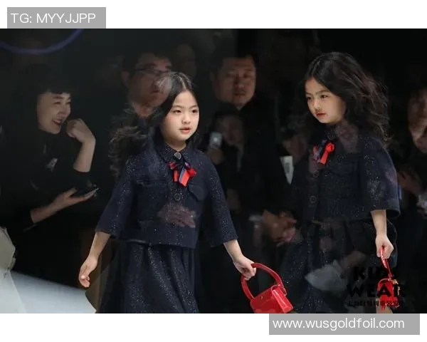 哪位足球明星喜迎女儿降临家庭生活的幸福瞬间揭秘